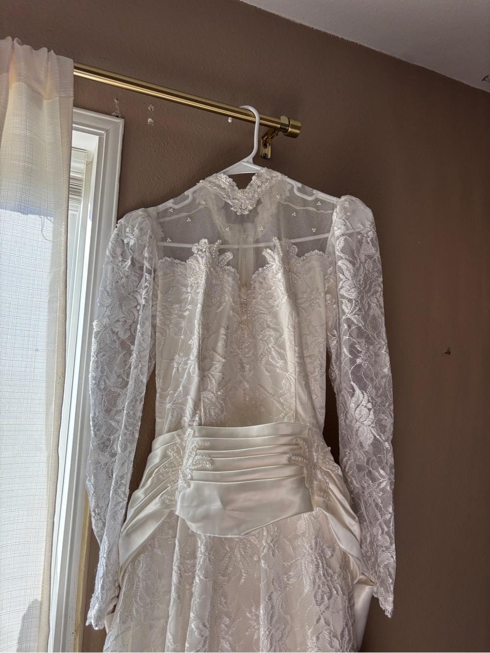 Vintage White Lace Wedding Dress with Satin Waist Accents